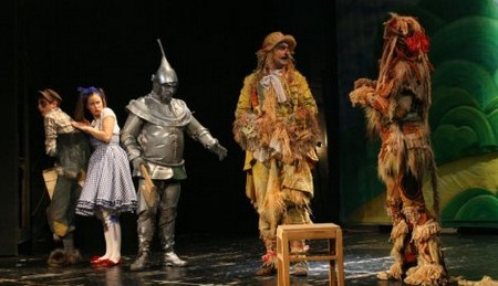 Detalj iz predstave ''Čarobnjak iz Oza'' Kraljevačkog pozorišta