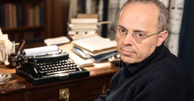 Stanislav Lem – pisac, esejista i filozof, koji je naučnu fantastiku koristio kao sredstvo za razmatranje velikih pitanja ljudskog postojanja.
